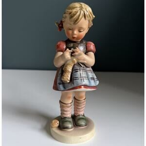 Rare TMK-4 60’s Goebel Hummel Figurine "A Stitch in Time" #255 First‎ Version T3